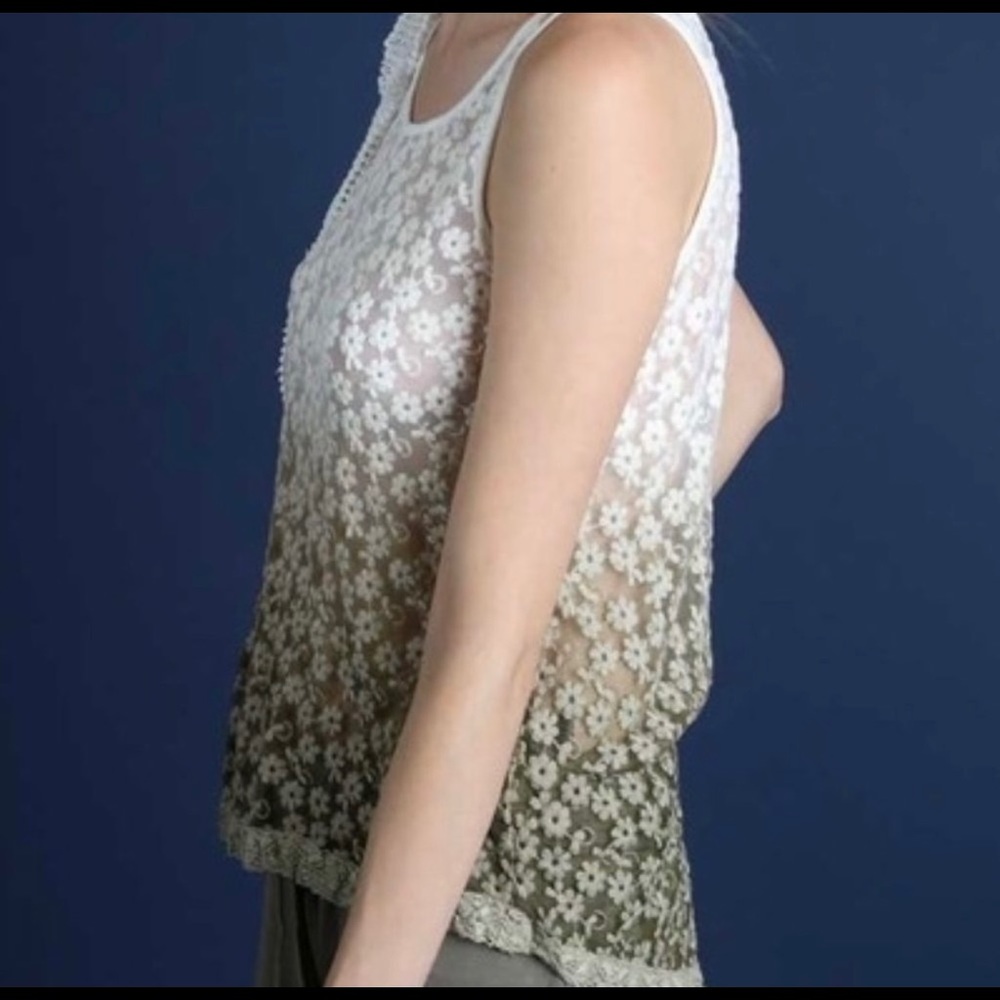 POL Floral Lace Top Ombre Creme to Olive - Picture 4 of 4
